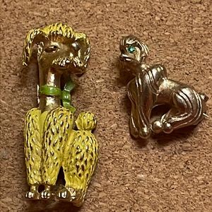 Vintage 1950s poodle brooches. Excellent condition.